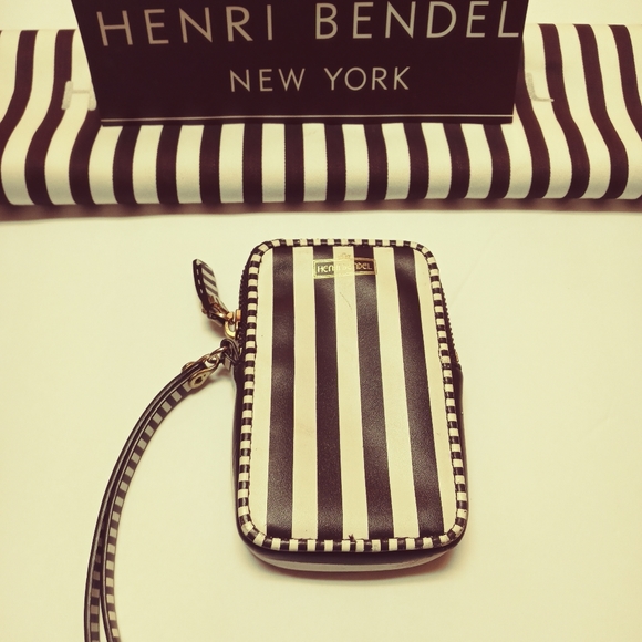 ❤️Henri Bendel Striped and Slim Credit Card and Money Wrislet❤️ - Picture 8 of 9